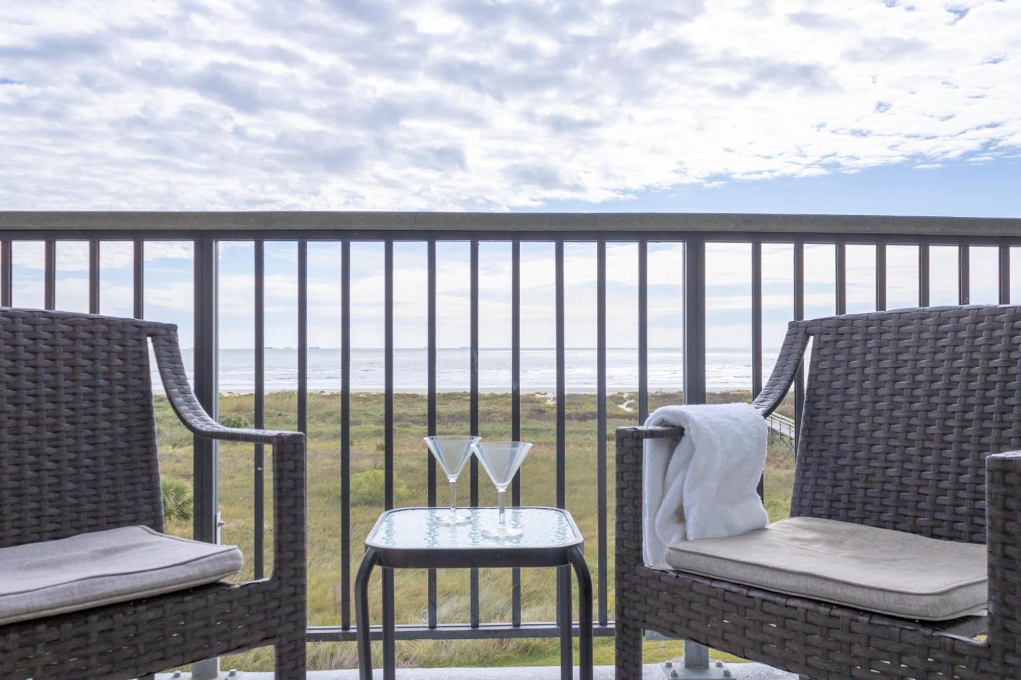 Islander East Apartment *