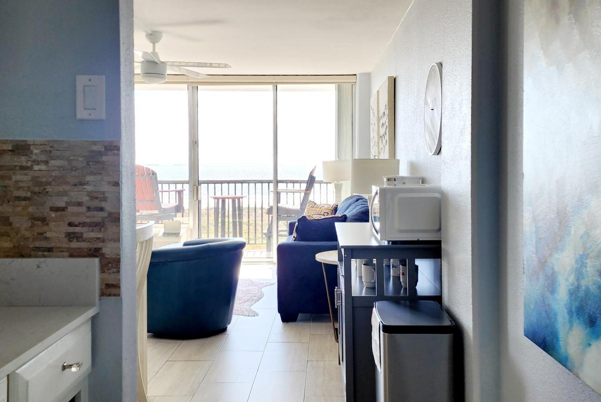 Islander East Apartment *
